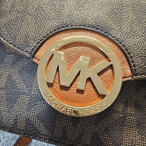 Michael Kors Brown Signature Coated Canvas and Leather Fulton Crossbody Bag - Picture 3 of 13